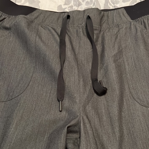 Adar Scrubs top ‘n bottom NWOT soft to the touch light weight - Picture 7 of 13